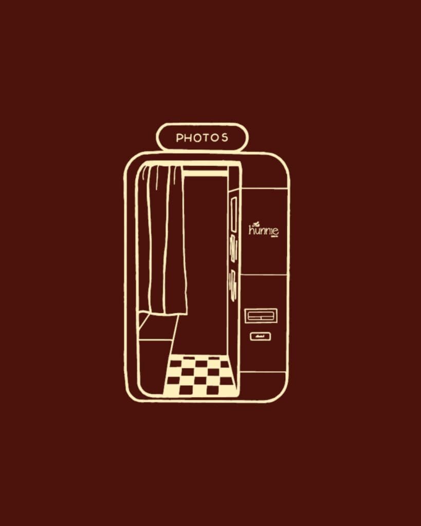 Custom photo booth icon illustration created for The Hunnie Booth brand identity.